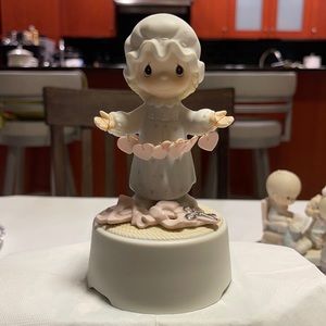 1987 vintage musical precious moments